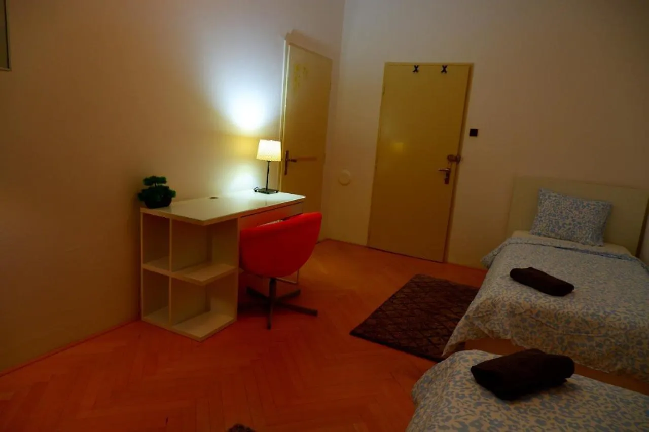Rooms Udolni - Cerveny Kostel - Center Brno 0*,